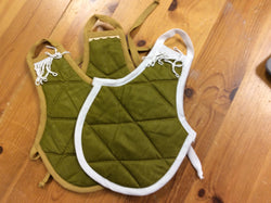 Dish washing detergent apron